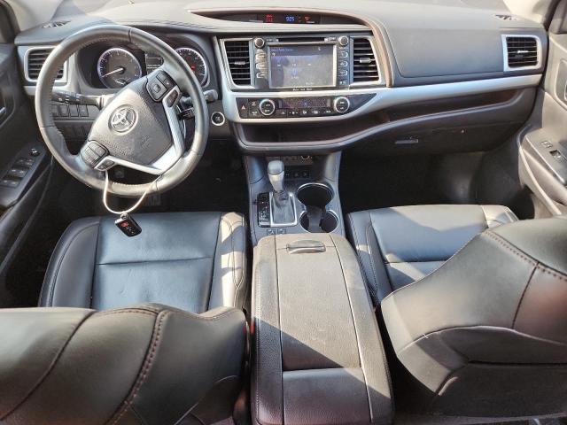 5TDJZRFH5KS597772 - 2019 TOYOTA HIGHLANDER SE 白色 照片 8