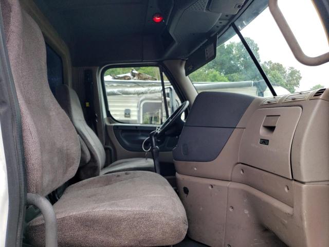 1FUJGEDR2DLFA9301 - 2013 FREIGHTLINER CASCADIA 1 Білий фото 5