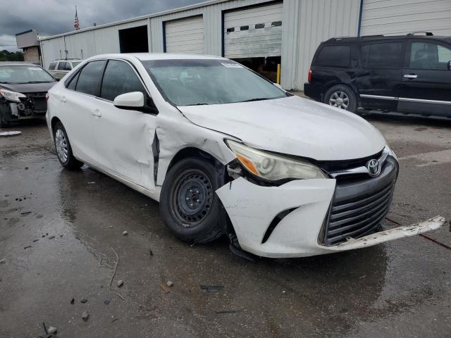 4T1BF1FK7GU137733 - 2016 TOYOTA CAMRY LE WHITE photo 4