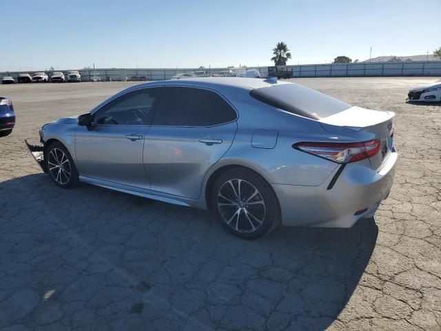 4T1B11HK1KU765565 - 2019 TOYOTA CAMRY L SILVER photo 2