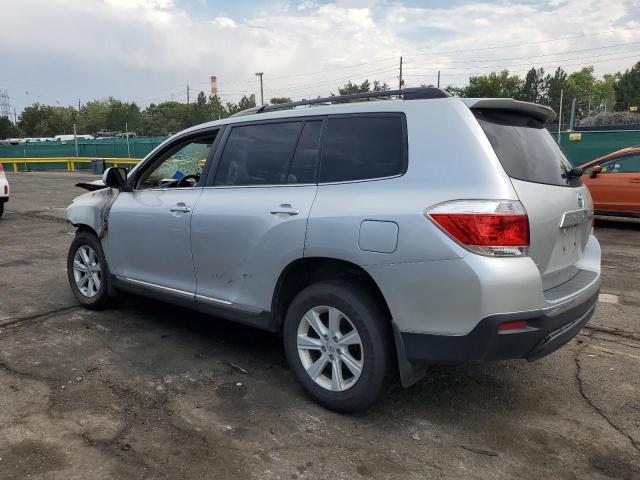 5TDBK3EH5CS110613 - 2012 TOYOTA HIGHLANDER BASE Gümüş fotoğraf 2