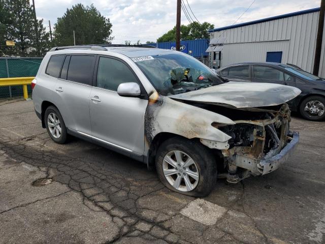 5TDBK3EH5CS110613 - 2012 TOYOTA HIGHLANDER BASE Gümüş fotoğraf 4