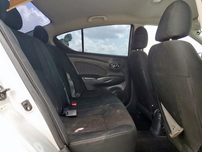 3N1CN7AP0FL849322 - 2015 NISSAN VERSA S SILVER photo 10