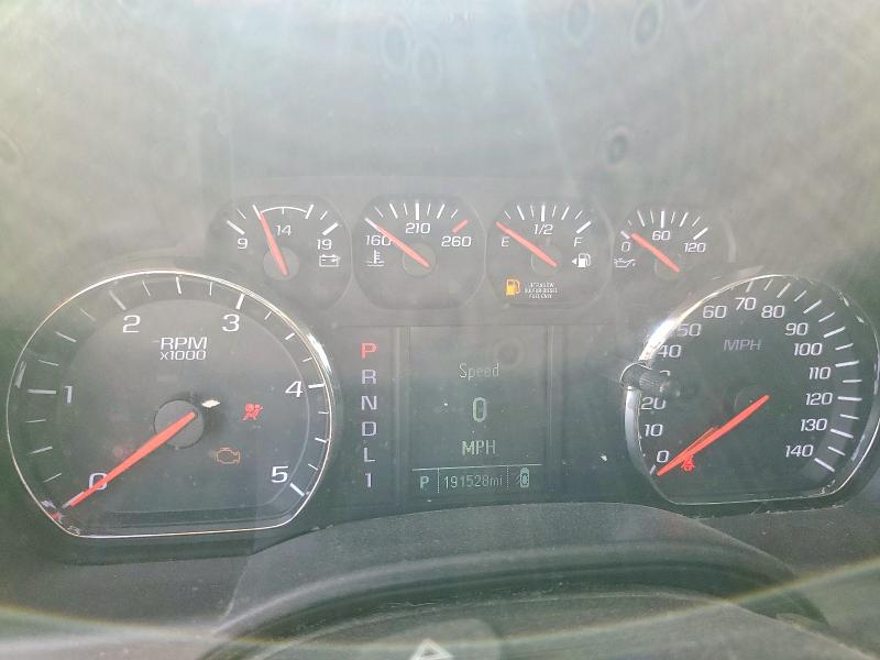 1GC1KUEY2HF215781 - 2017 CHEVROLET SILVERADO K2500 HEAVY DUTY WHITE photo 9