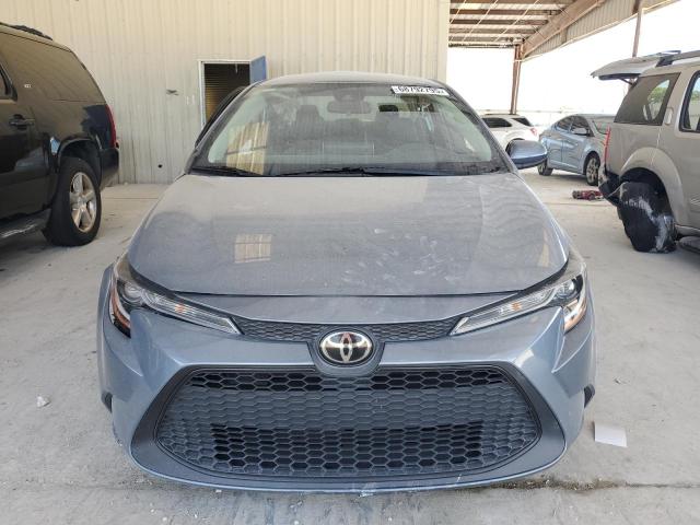 5YFEPRAE0LP094097 - 2020 TOYOTA COROLLA LE GRAY photo 5