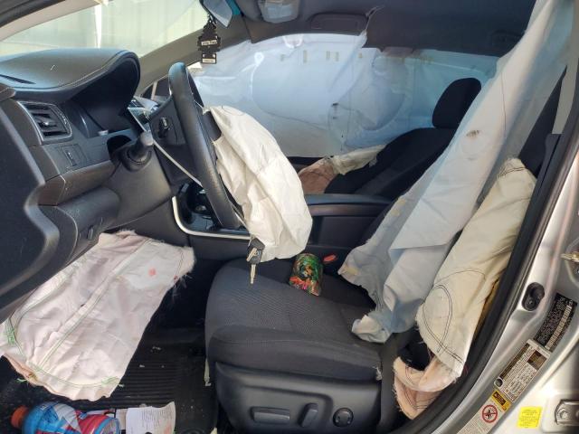 4T1BF1FK4HU372317 - 2017 TOYOTA CAMRY LE 银色 照片 7
