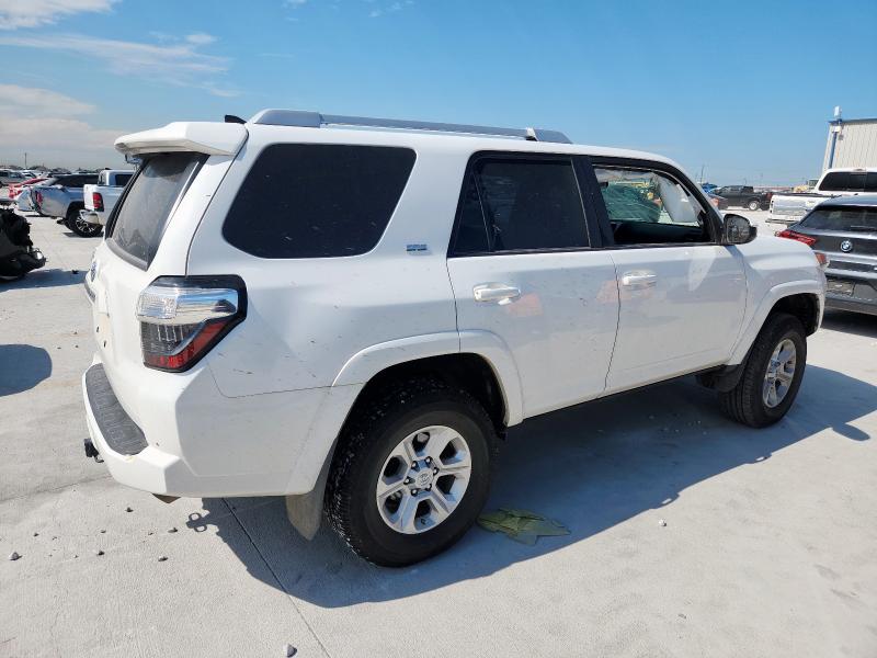 JTEZU5JRXJ5167469 - 2018 TOYOTA 4RUNNER SR5 أبيض صورة 3