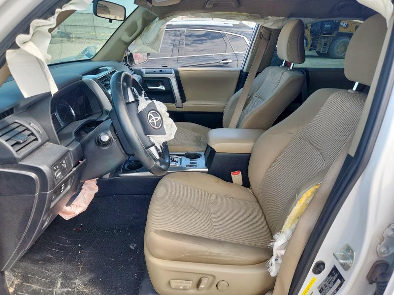 JTEZU5JRXJ5167469 - 2018 TOYOTA 4RUNNER SR5 أبيض صورة 7