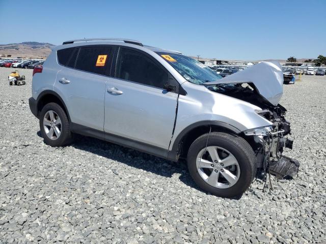 2T3RFREV7EW225419 - 2014 TOYOTA RAV4 XLE SILVER photo 4