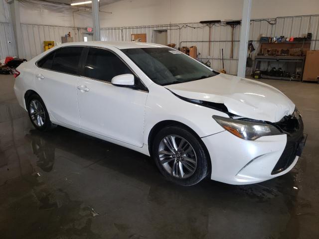 4T1BF1FK6FU051313 - 2015 TOYOTA CAMRY LE 白色 照片 4