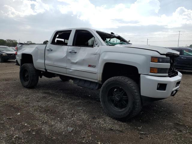 1GC1KVEY0HF241334 - 2017 CHEVROLET SILVERADO K2500 HEAVY DUTY LT WHITE photo 4