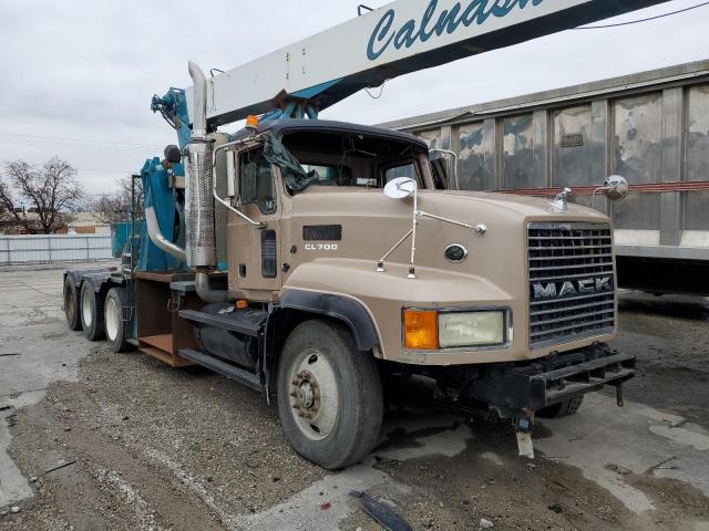 1M2AD65C57M002646 - 2007 MACK 700 CL700 WHITE photo 1