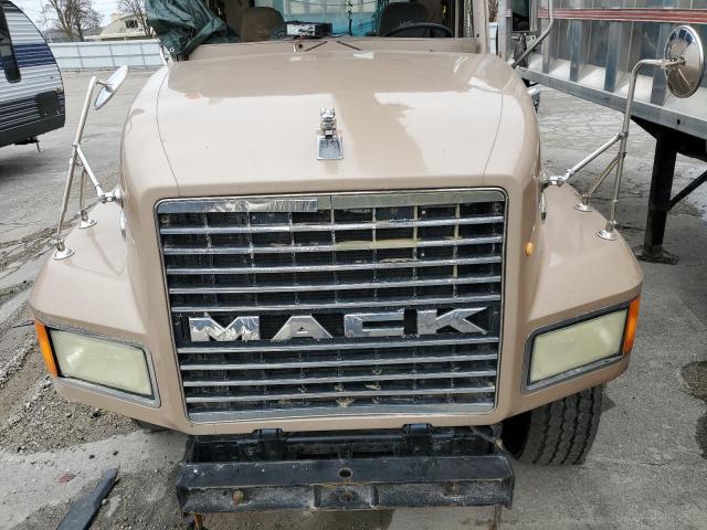 1M2AD65C57M002646 - 2007 MACK 700 CL700 WHITE photo 7