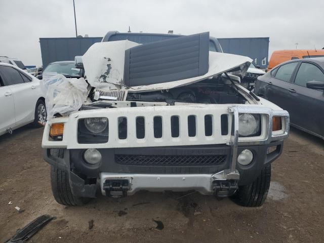 5GTEN13L088110555 - 2008 HUMMER H3 ALPHA WHITE photo 5