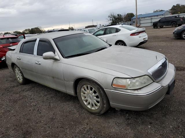 1LNHM81VX7Y629630 - 2007 LINCOLN TOWN CAR SIGNATURE SILVER photo 4