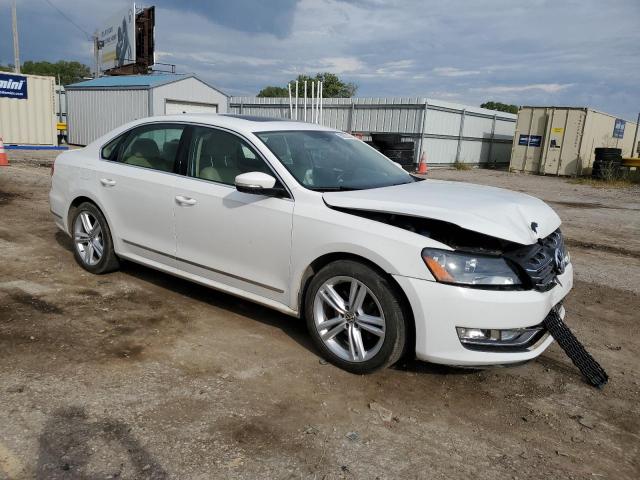 1VWCN7A3XEC008433 - 2014 VOLKSWAGEN PASSAT SEL WHITE photo 4