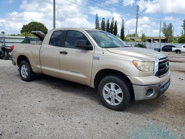 5TFRY5F12AX076857 - 2010 TOYOTA TUNDRA DOUBLE CAB SR5 TAN photo 4