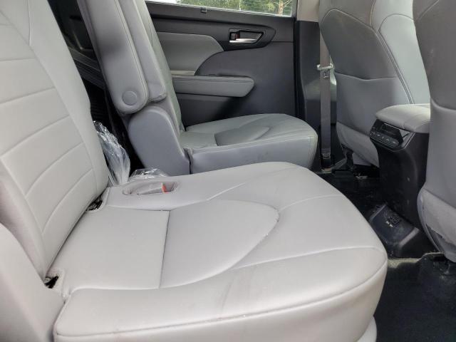5TDGZRBHXMS526361 - 2021 TOYOTA HIGHLANDER XLE Plata foto 11