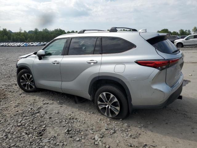5TDGZRBHXMS526361 - 2021 TOYOTA HIGHLANDER XLE Plata foto 2