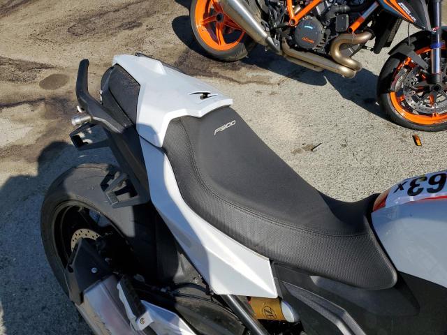 WB10K1306M6D93520 - 2021 BMW F 900 R TWO TONE photo 6