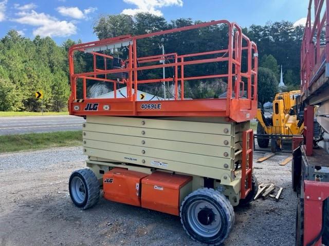 M200039437 - 2021 OTHER JLG 4069LE ORANGE photo 1