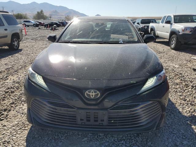 4T1B11HK4JU052495 - 2018 TOYOTA CAMRY L BLACK photo 5