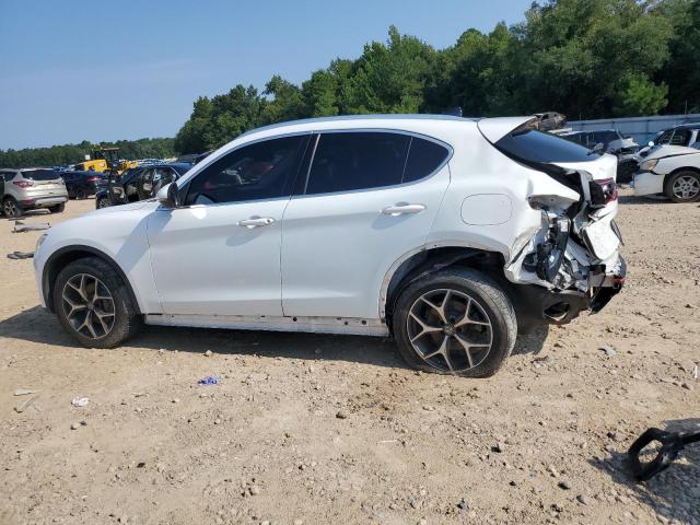 ZASFAKBN3J7C26917 - 2018 ALFA ROMEO STELVIO TI WHITE photo 2