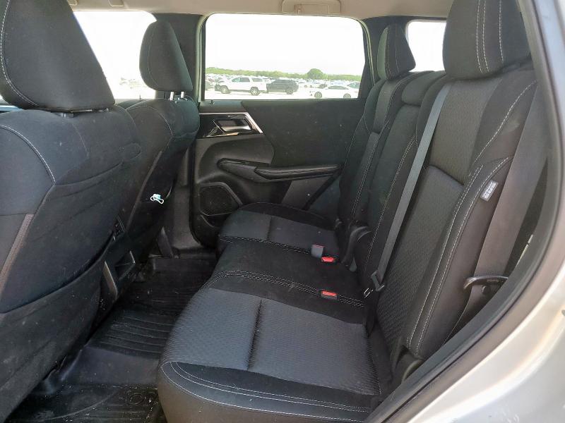 JA4J3TA84NZ035848 - 2022 MITSUBISHI OUTLANDER ES SILVER photo 11