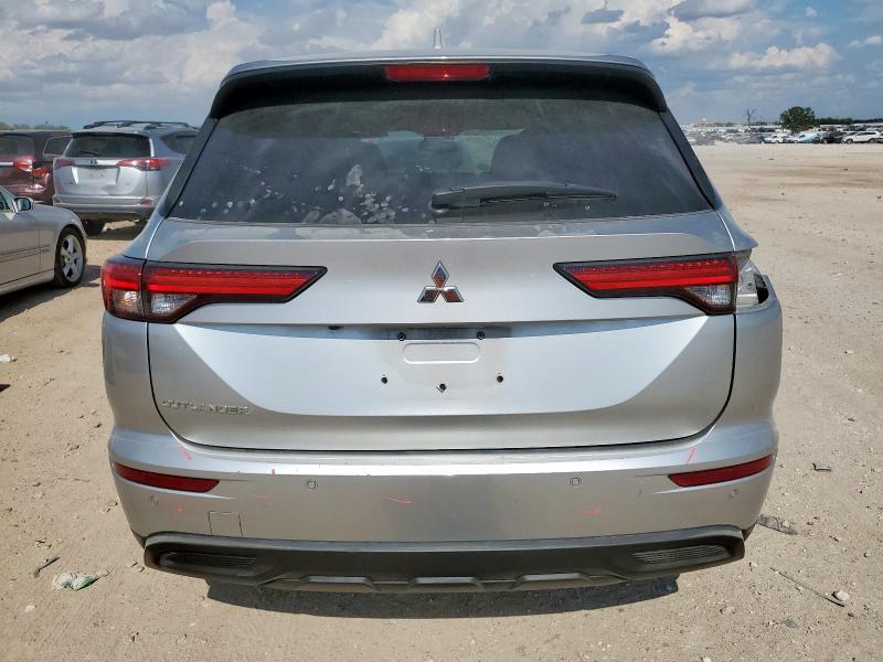 JA4J3TA84NZ035848 - 2022 MITSUBISHI OUTLANDER ES SILVER photo 6