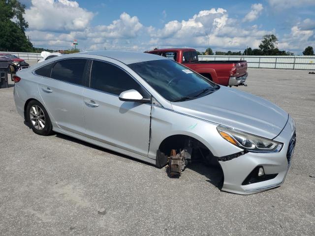 5NPE24AF0KH739742 - 2019 HYUNDAI SONATA SE Argent photo 4