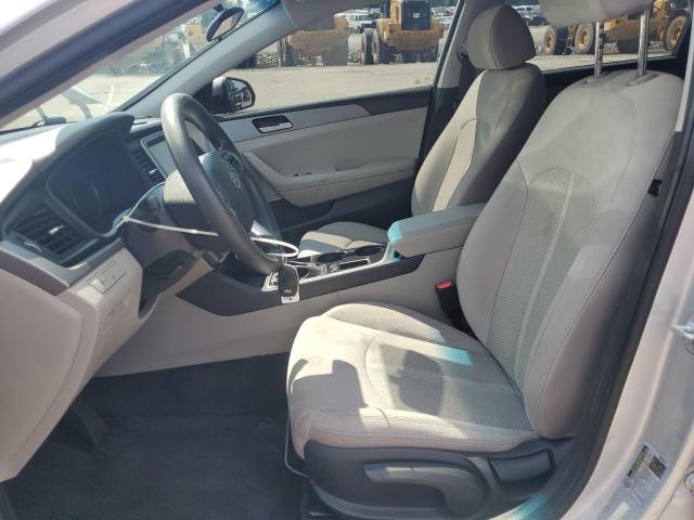 5NPE24AF0KH739742 - 2019 HYUNDAI SONATA SE Argent photo 7