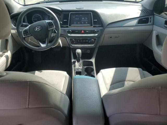 5NPE24AF0KH739742 - 2019 HYUNDAI SONATA SE Argent photo 8