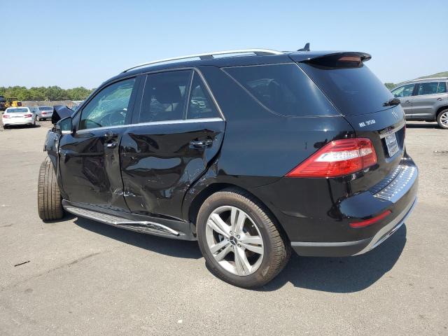 4JGDA5HBXCA015813 - 2012 MERCEDES-BENZ ML 350 4MATIC BLACK photo 2