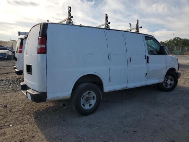 1GCWGFCA3C1110245 - 2012 CHEVROLET EXPRESS G2 WHITE photo 3