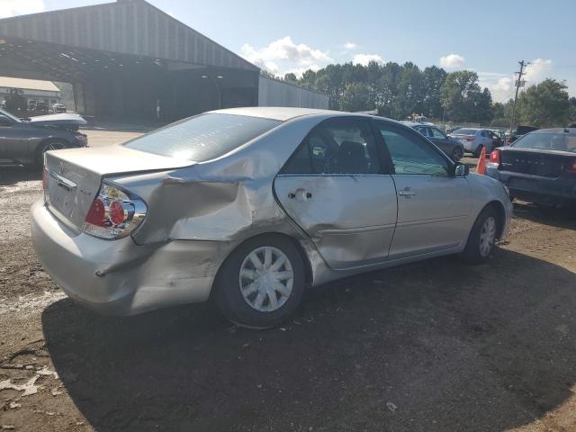 4T1BE32K55U018256 - 2005 TOYOTA CAMRY LE ვერცხლისფერი ფოტო 3