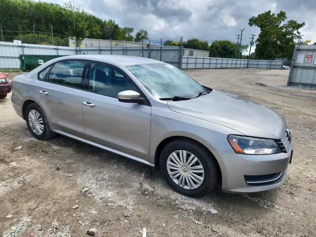 1VWAP7A39EC013852 - 2014 VOLKSWAGEN PASSAT S Արծաթագույն լուսանկար 4