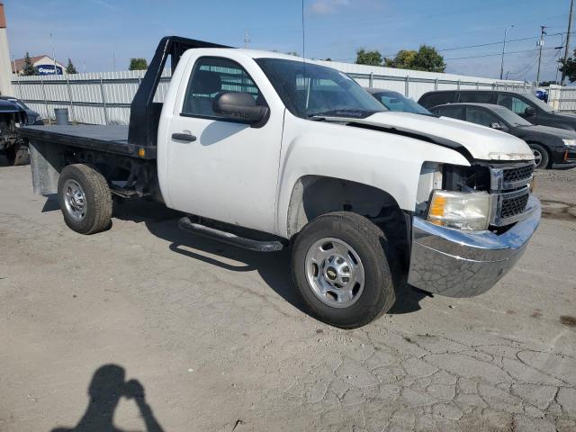 1GC0KVCG4BF210634 - 2011 CHEVROLET silverado K2500 HEAVY DUTY WHITE photo 4