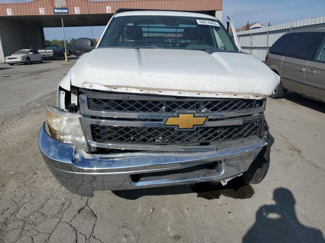 1GC0KVCG4BF210634 - 2011 CHEVROLET silverado K2500 HEAVY DUTY WHITE photo 5