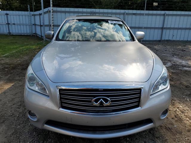 JN1AY1AR2BM570595 - 2011 INFINITI M56 X SILVER photo 5