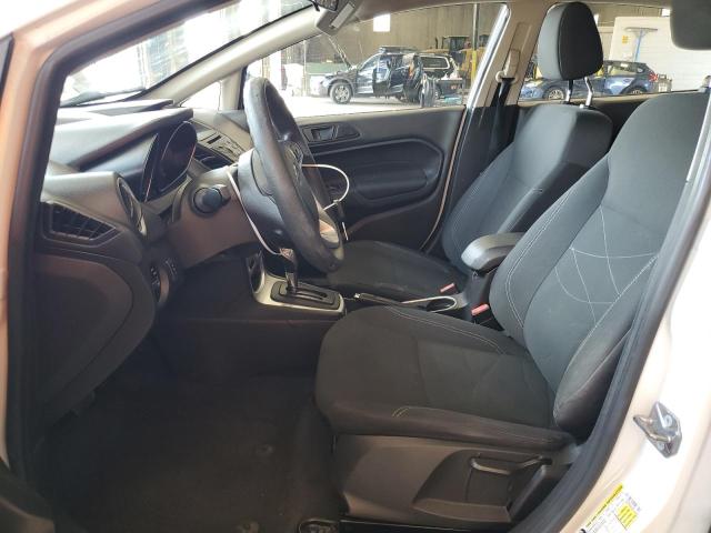 3FADP4BJ4JM113450 - 2018 FORD FIESTA SE Weiß Foto 7