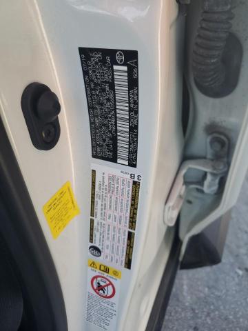 JTNKHMBX3K1056882 - 2019 TOYOTA C-HR XLE WHITE photo 13