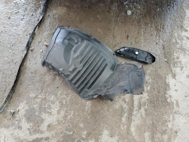 JM1BL1UG6B1469250 - 2011 MAZDA 3 I SILVER photo 12