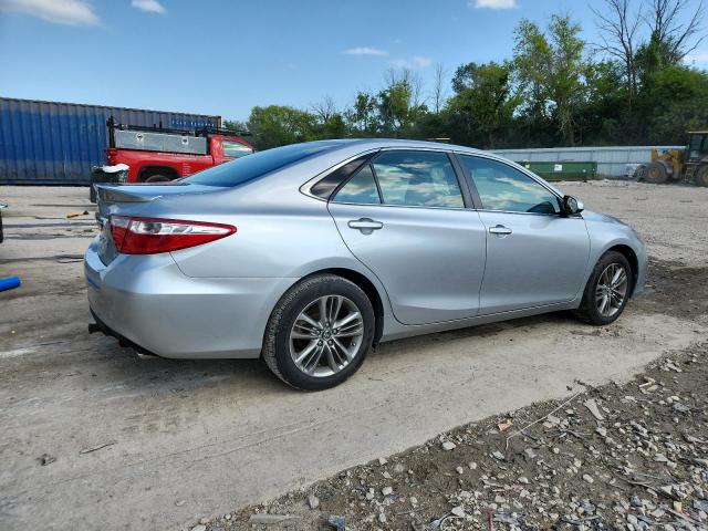 4T1BF1FK7HU748976 - 2017 TOYOTA CAMRY LE GRAY photo 3