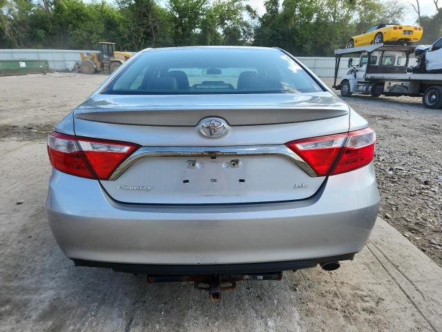 4T1BF1FK7HU748976 - 2017 TOYOTA CAMRY LE GRAY photo 6