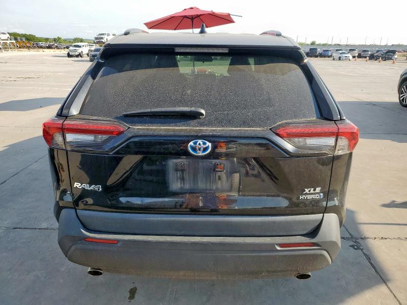 4T3RWRFV9MU020276 - 2021 TOYOTA RAV4 XLE BLACK photo 6