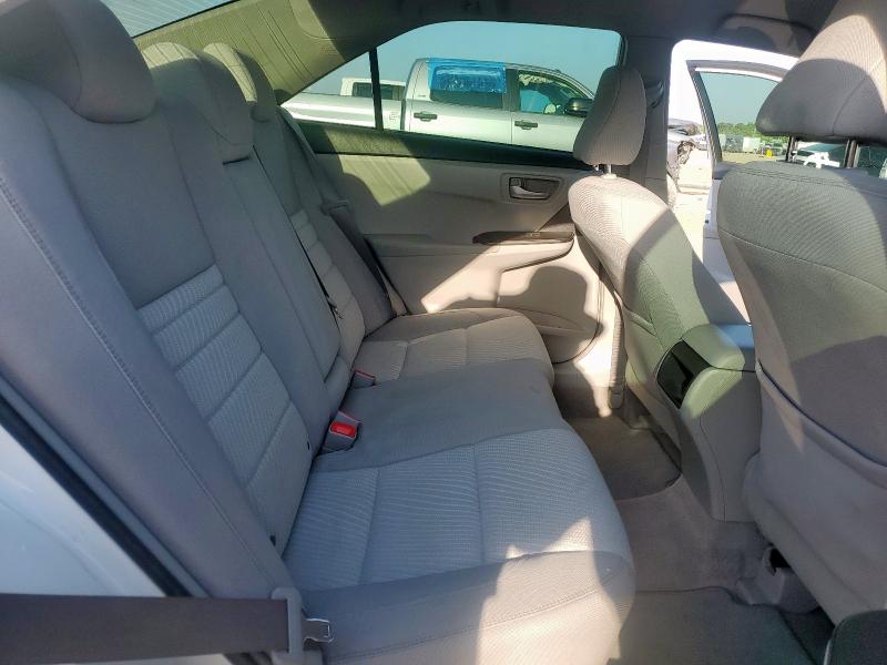 4T1BF1FK4HU421984 - 2017 TOYOTA CAMRY LE WHITE photo 10