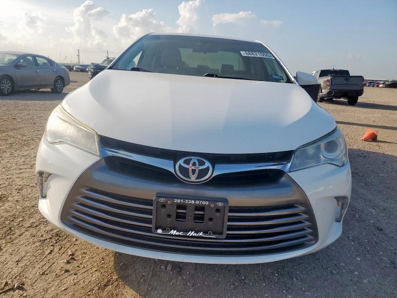 4T1BF1FK4HU421984 - 2017 TOYOTA CAMRY LE WHITE photo 5