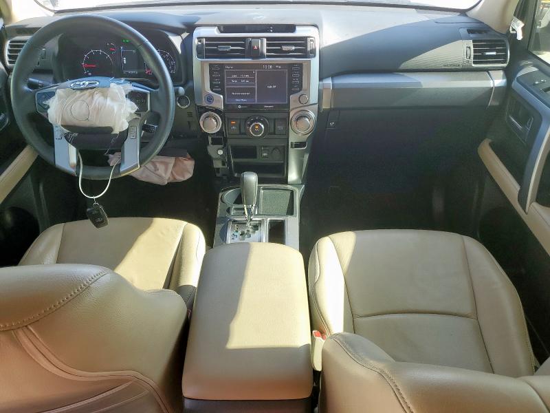 JTEEU5JR0N5252650 - 2022 TOYOTA 4RUNNER SR5 白色 照片 8