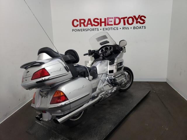 1HFSC47085A408492 - 2005 HONDA GL1800 SILVER photo 4