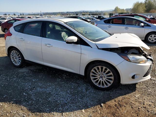 1FAHP3N27CL183738 - 2012 FORD FOCUS TITANIUM WHITE photo 4